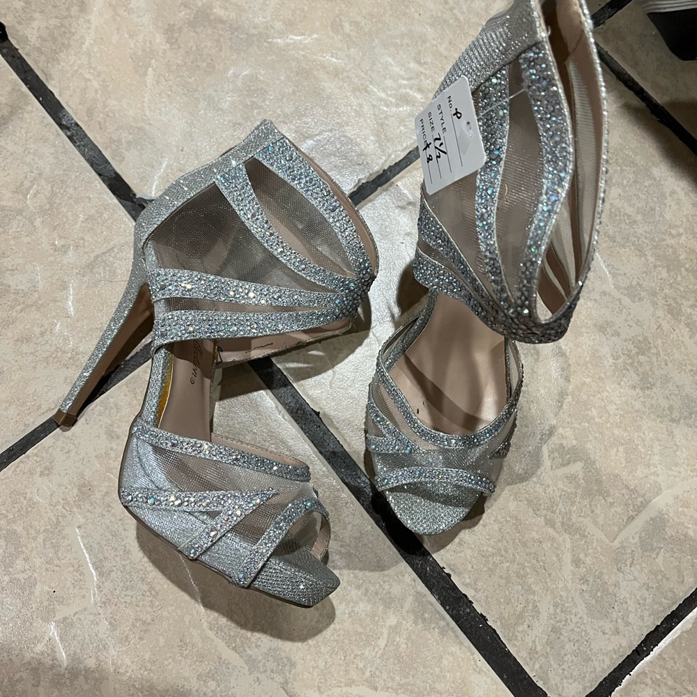 Heels - Picture 5 of 5